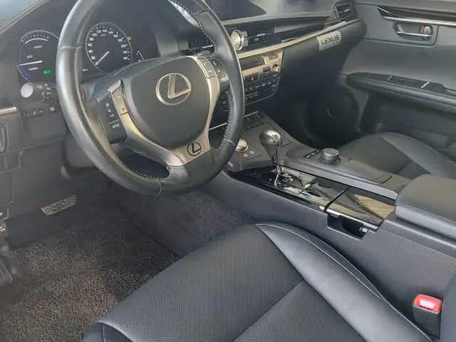 Lexus ES series