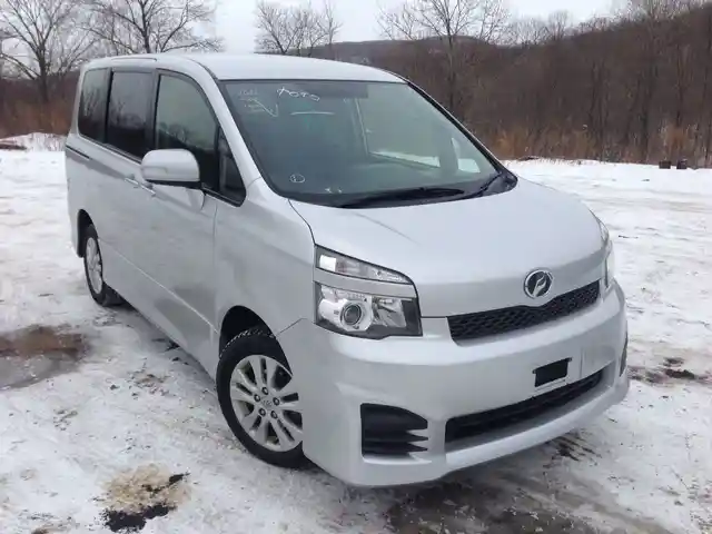 Лобовое стекло от Toyota Voxy, Душанбе