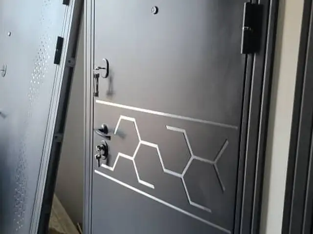 Дверь, Душанбе
