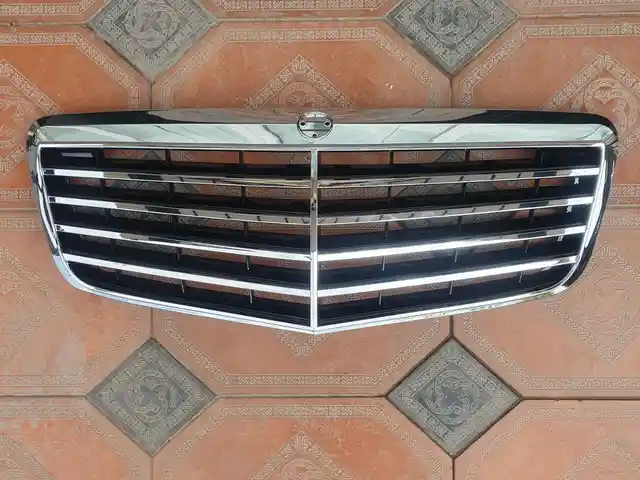 Облицовка от Mercedes-Benz W211 рестайлинг, Худжанд
