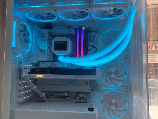 Персональный компьютер Ryzen 7-9800X3D/RTX 5060/32GB RAM, Душанбе