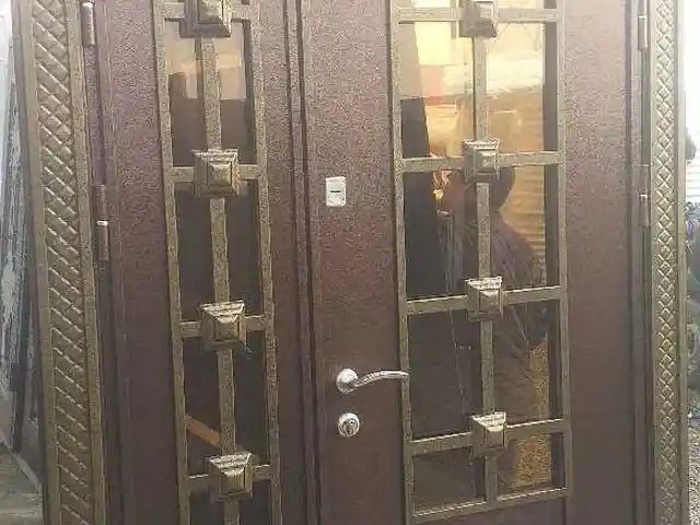 Дверь, Душанбе