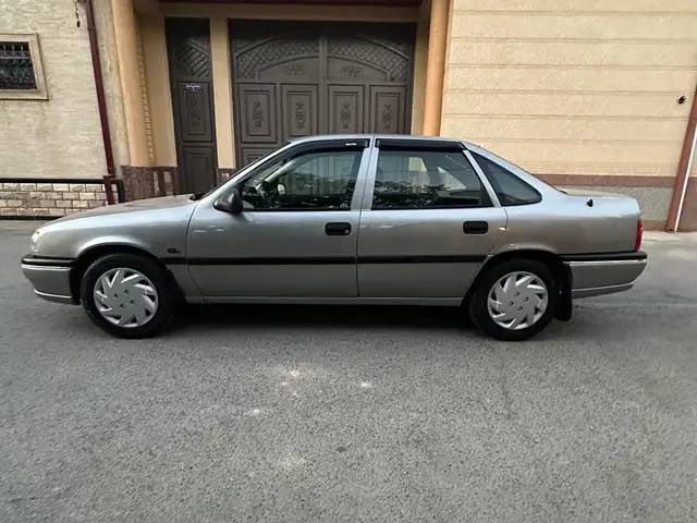 Opel Vectra A, 1994, Худжанд - 3