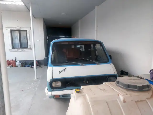 Микроавтобус, 1986, Худжанд