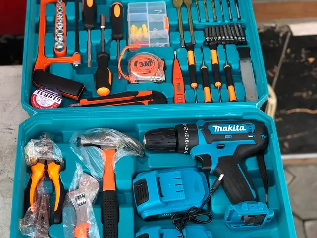 Шуруповёрт с инструментами Makita, Душанбе