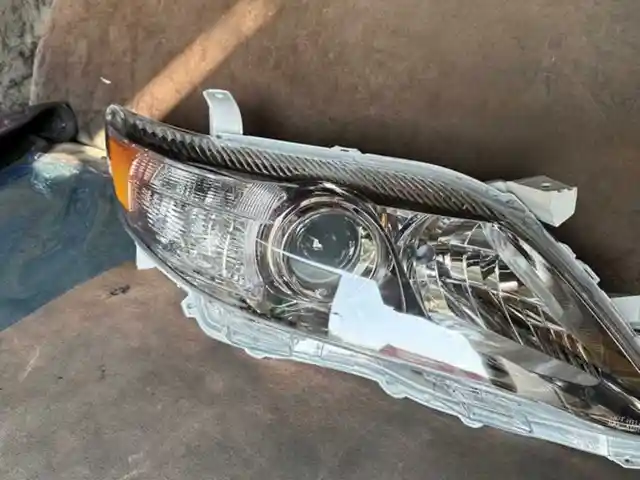 Передние фары se дубликат от Toyota Camry 2, Душанбе