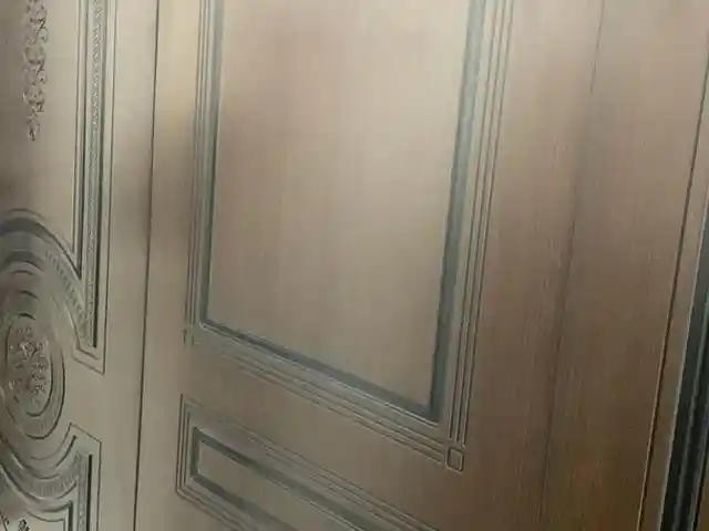 Дверь Шпон, Душанбе