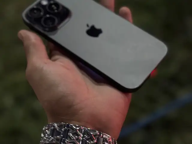 Apple iPhone 16 Pro, 128 gb, Black Titanium, Душанбе