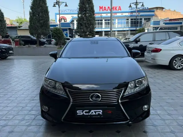 Lexus ES series