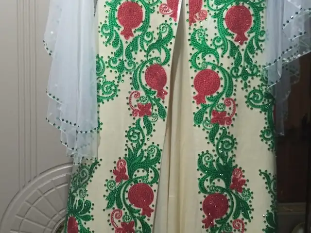 Куртаи аруси, Душанбе