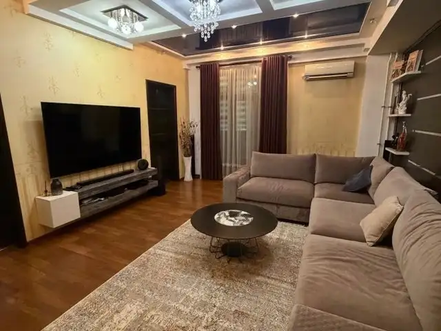 2-комн. квартира, 4 этаж, 108м², Исмоили Сомони (Дом Швили), Душанбе