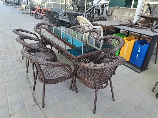 Стол и стул, Душанбе