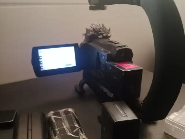 Видеокамера Sony pj650e, Ҳамадонӣ