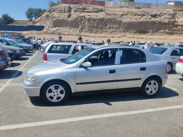 Opel Astra J