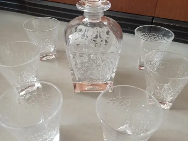 Графин с бокалами, Душанбе