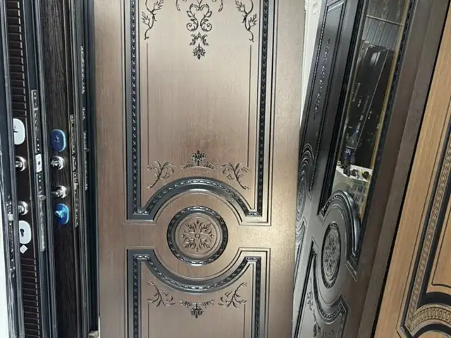 Дверь, Душанбе