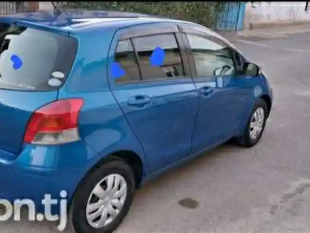 Задние не тонированные стекла от Toyota Vitz, Душанбе