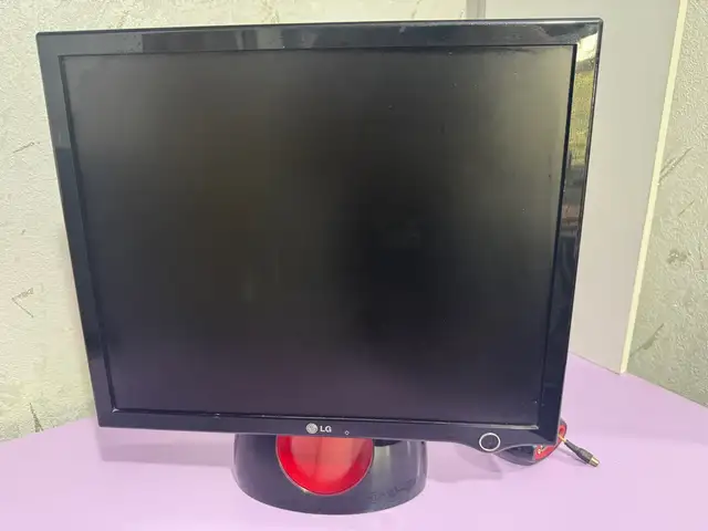 Монитор LG Electronics Emotional L1900R, Душанбе