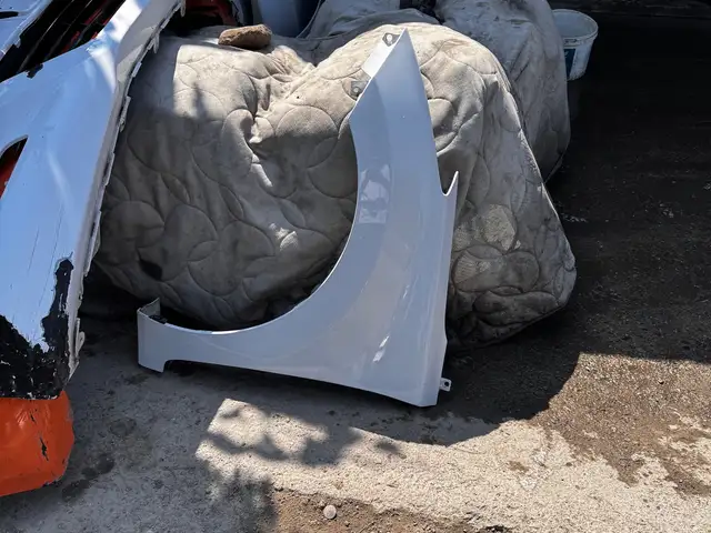 Крыло от Hyundai MD, Худжанд