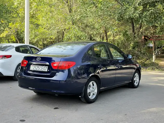 Hyundai Elantra, 2010, Турсунзода - 2