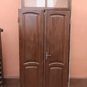 Дарҳо ва тирезаҳо, Худжанд