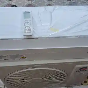 Кондиционер Gree invertor Pular 12куб, Хуҷанд