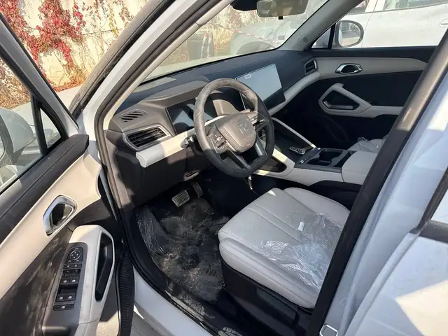 BYD Yuan Up, 2025, Худжанд - 11