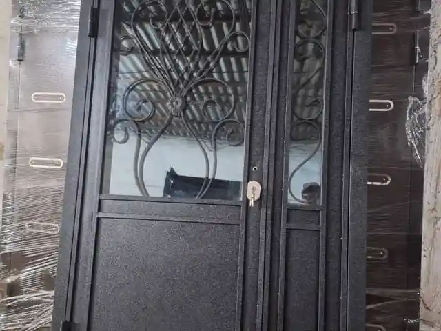 Дверь, Душанбе