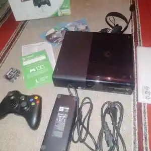 Игровая приставка Xbox 360, Восеъ