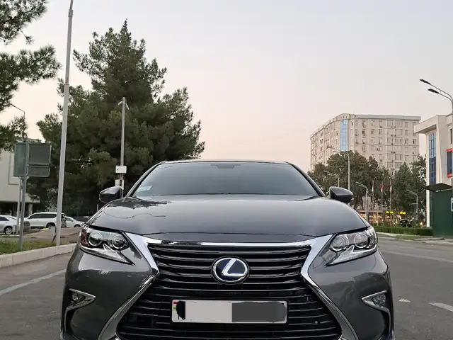 Lexus ES series