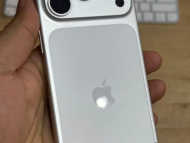 Apple iPhone 17 Pro, 256 gb, Silver, Худжанд