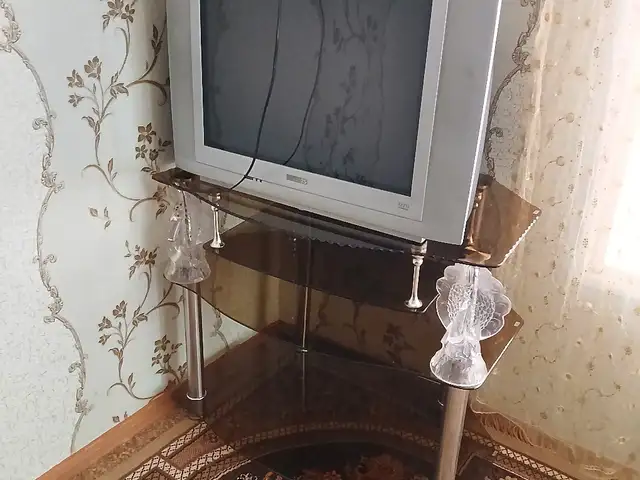 Телевизор с подставкой Philips 32, Душанбе