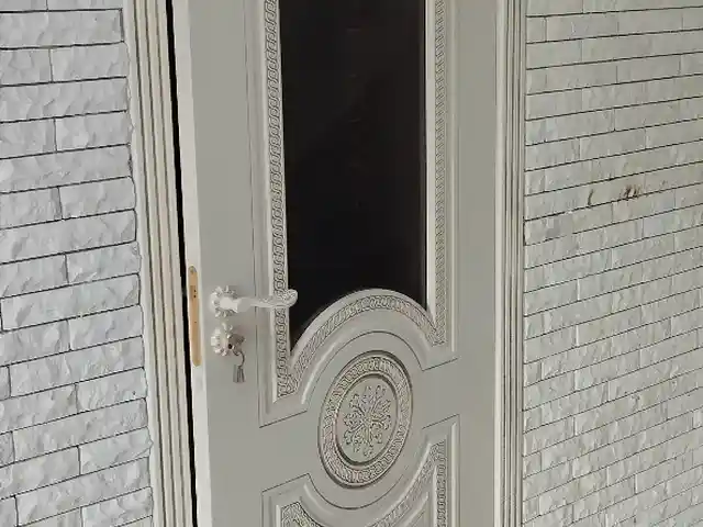 Дверь, Душанбе