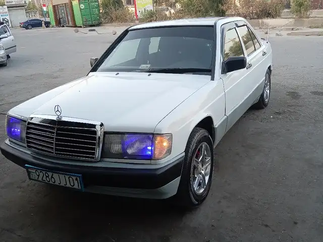 Mercedes-Benz W124