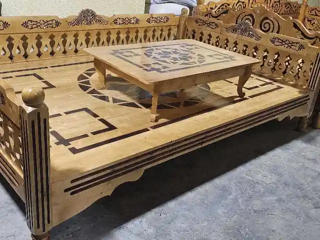 Тапчан со столиком, Исфара