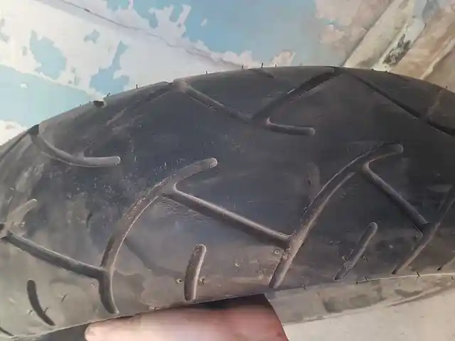 Шина на мотоцикл R15, Худжанд