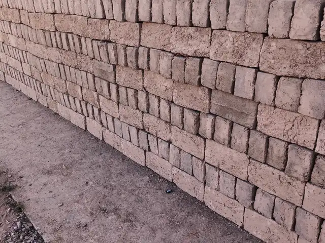 Кирпич хом, Хуросон