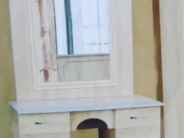 Комод с зеркалом, Душанбе