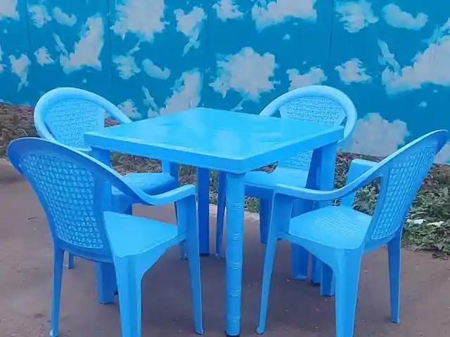 Стол и стулья, Душанбе