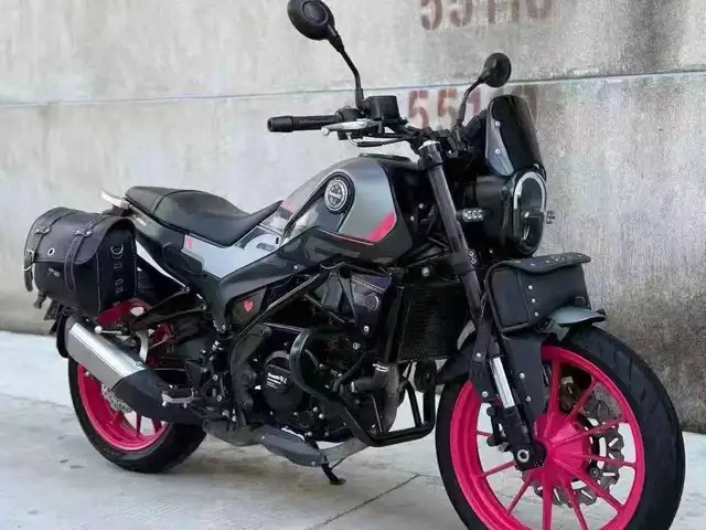 Мотоцикл Benelli Leoncino 250, Душанбе