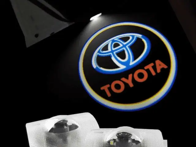 Штатная подсветка двери Toyota, Душанбе