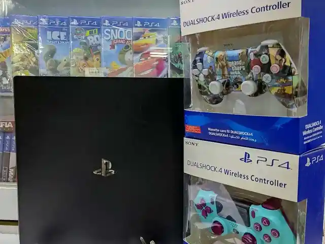Игровая приставка Sony PlayStation 4 Pro 4K HDR 1TB PS-Plus, Душанбе - 2