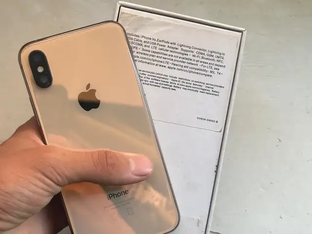 Apple iPhone Xs, 512 gb, Gold, Абдураҳмони Ҷомӣ