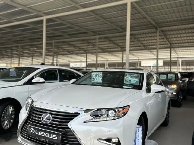 Lexus ES series