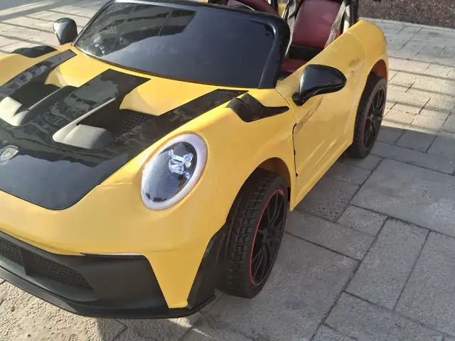 Мошинчаи кудаконаи Porsche, Душанбе