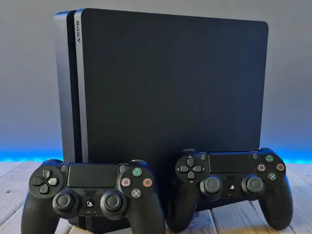 Игровая приставка Sony PlayStation 4, Душанбе