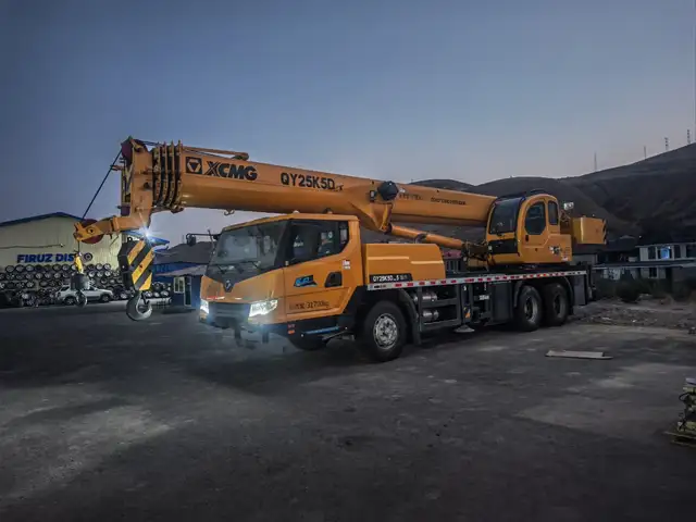 Автокран XCMG 25 тонн, Душанбе