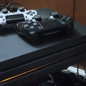 Игровая приставка Sony PlayStation 4 Pro, Истаравшан