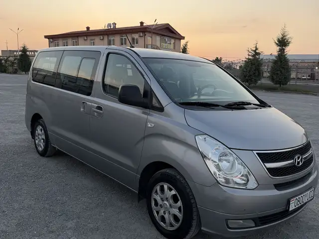 Микроавтобус Hyundai Starex, 2014, Исфара