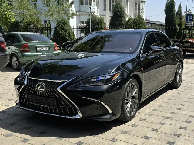 Lexus ES series